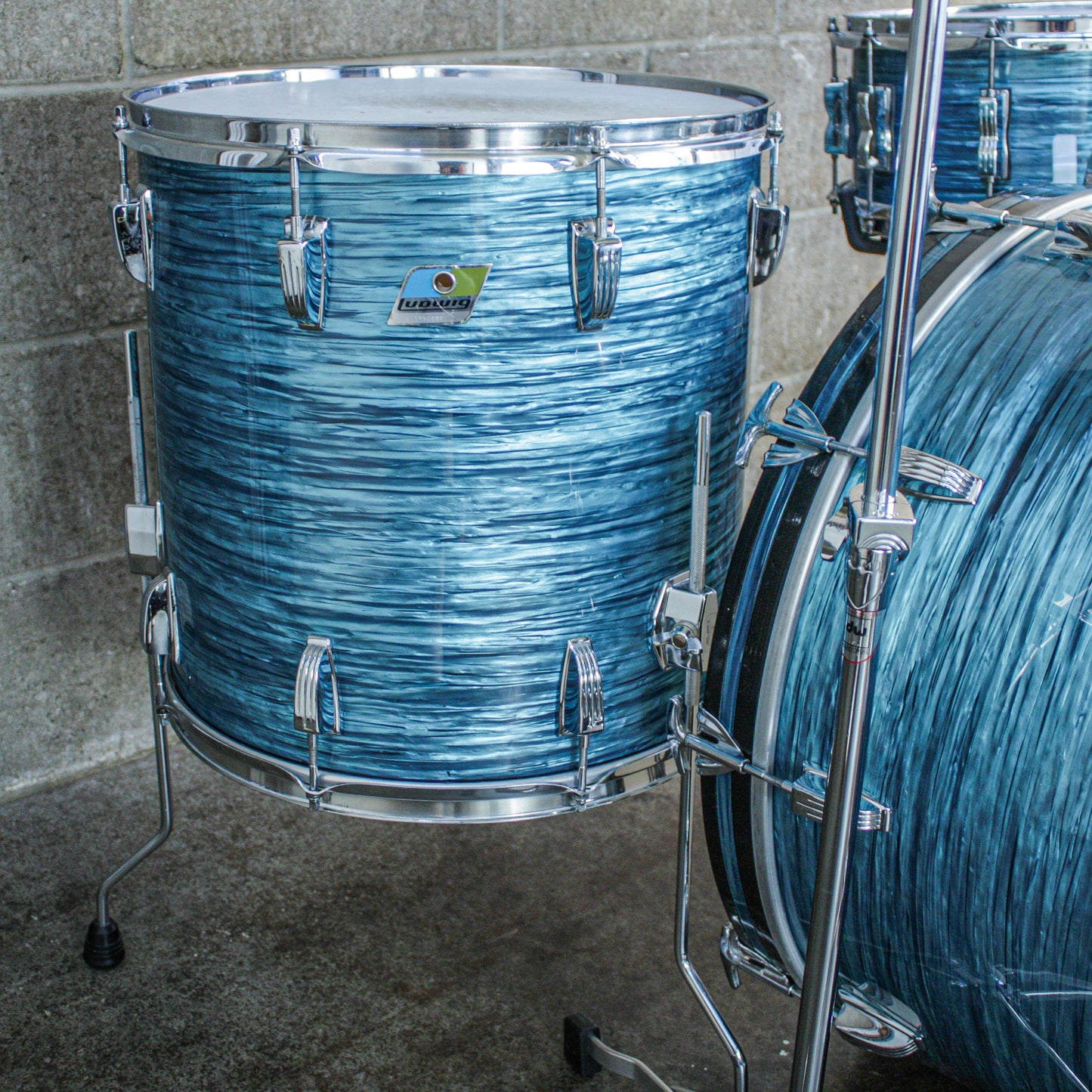 Ludwig 1977–78 Ludwig 4-Piece Drum Kit – Turquoise Oyster Rewrap – 6-Ply Maple – Netflix “Ginny & Georgia”