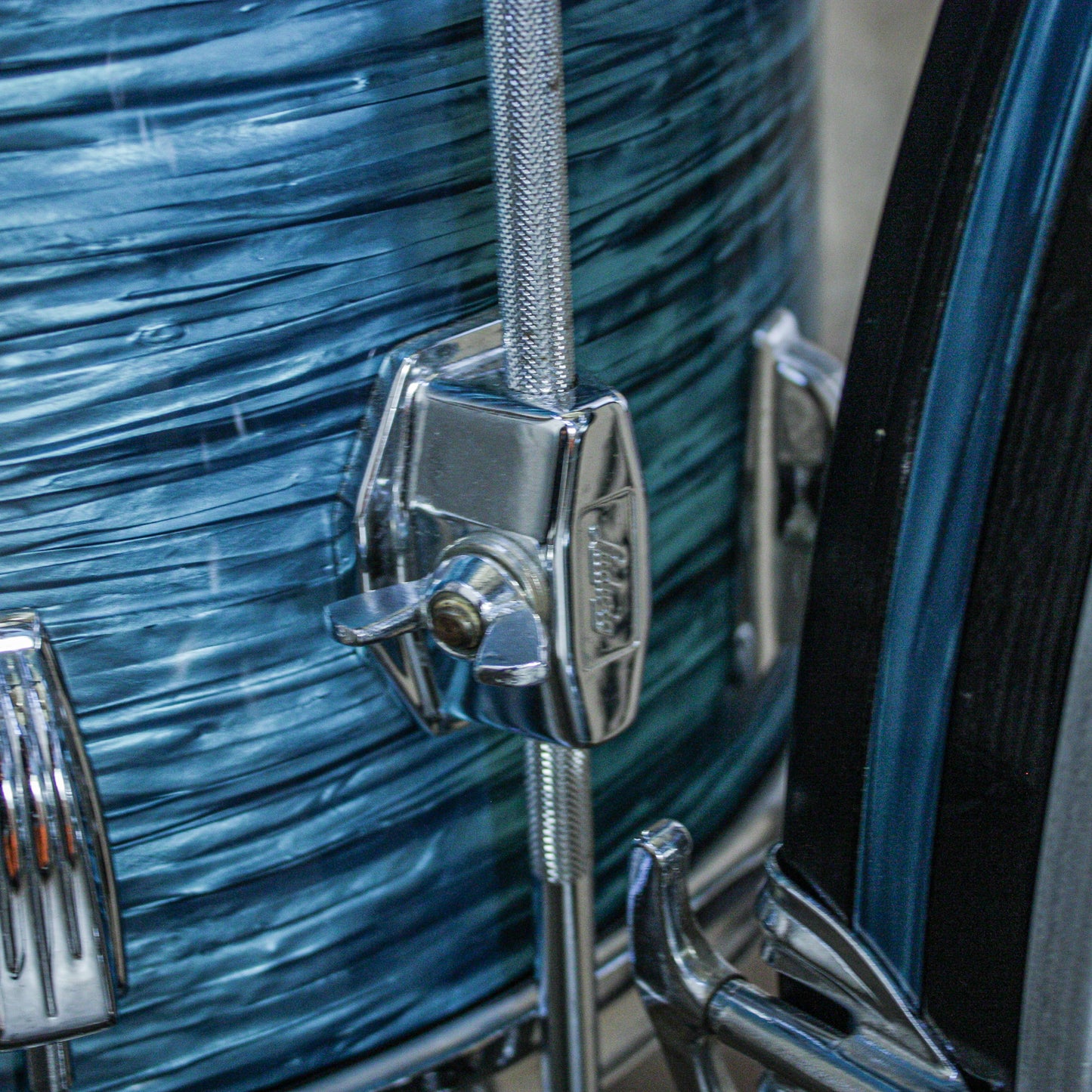Ludwig 1977–78 Ludwig 4-Piece Drum Kit – Turquoise Oyster Rewrap – 6-Ply Maple – Netflix “Ginny & Georgia”
