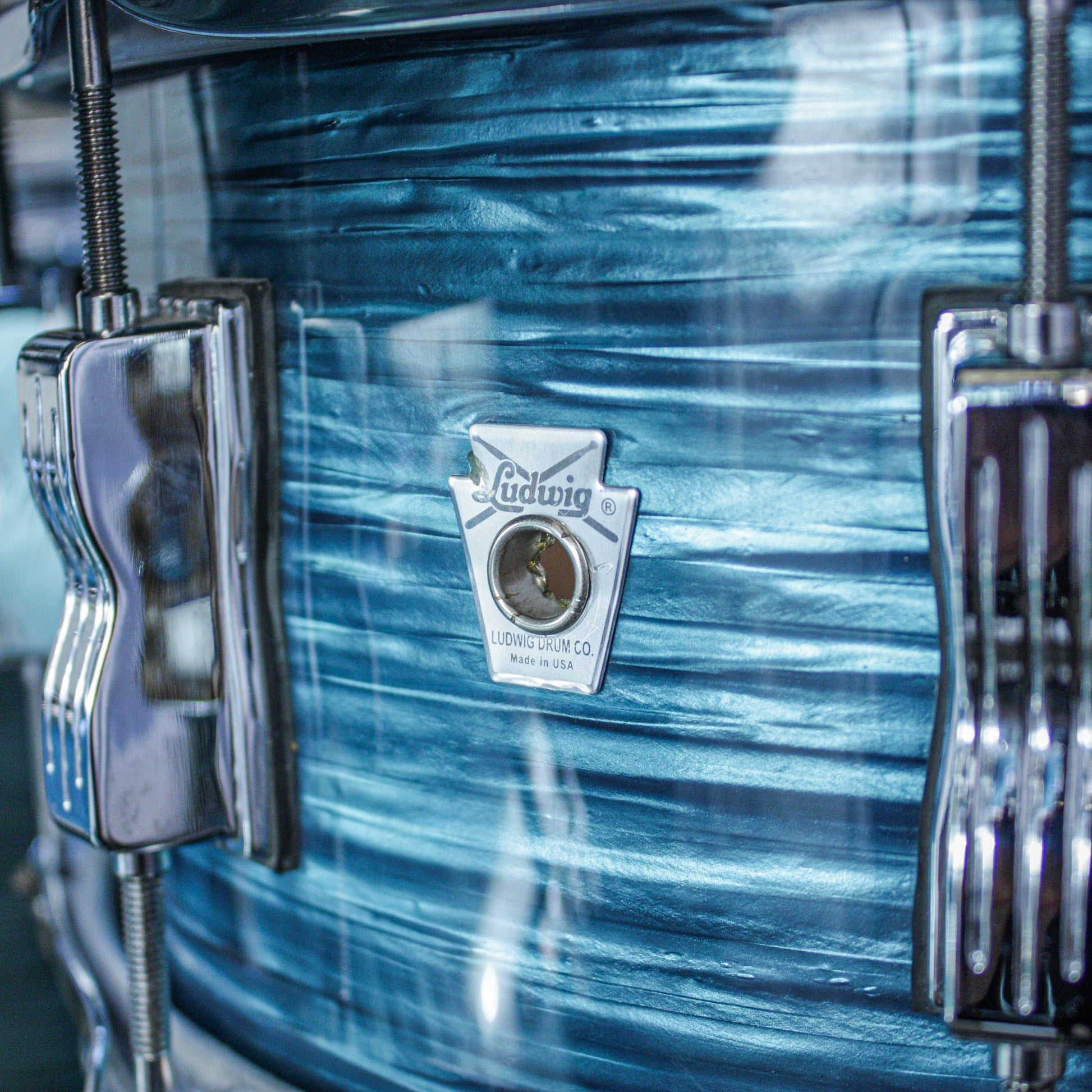 Ludwig 1977–78 Ludwig 4-Piece Drum Kit – Turquoise Oyster Rewrap – 6-Ply Maple – Netflix “Ginny & Georgia”