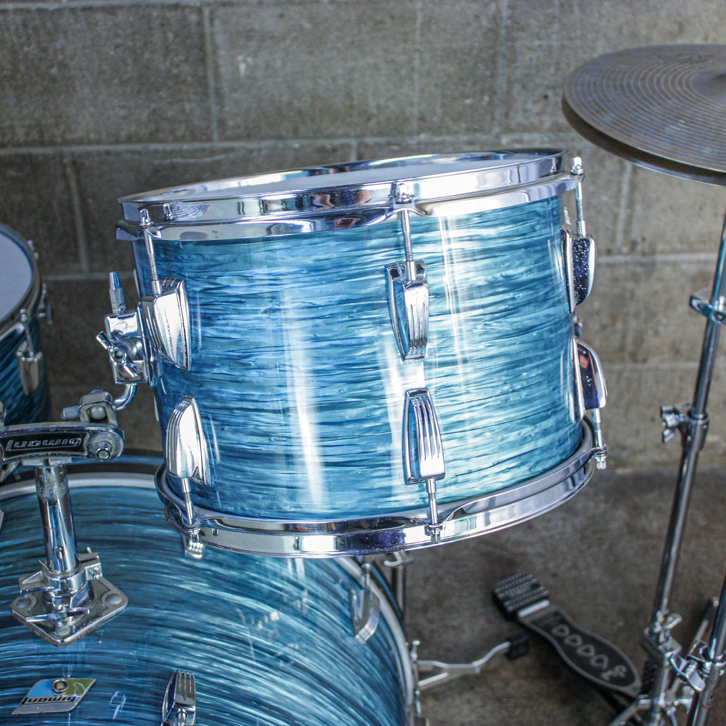 Ludwig 1977–78 Ludwig 4-Piece Drum Kit – Turquoise Oyster Rewrap – 6-Ply Maple – Netflix “Ginny & Georgia”