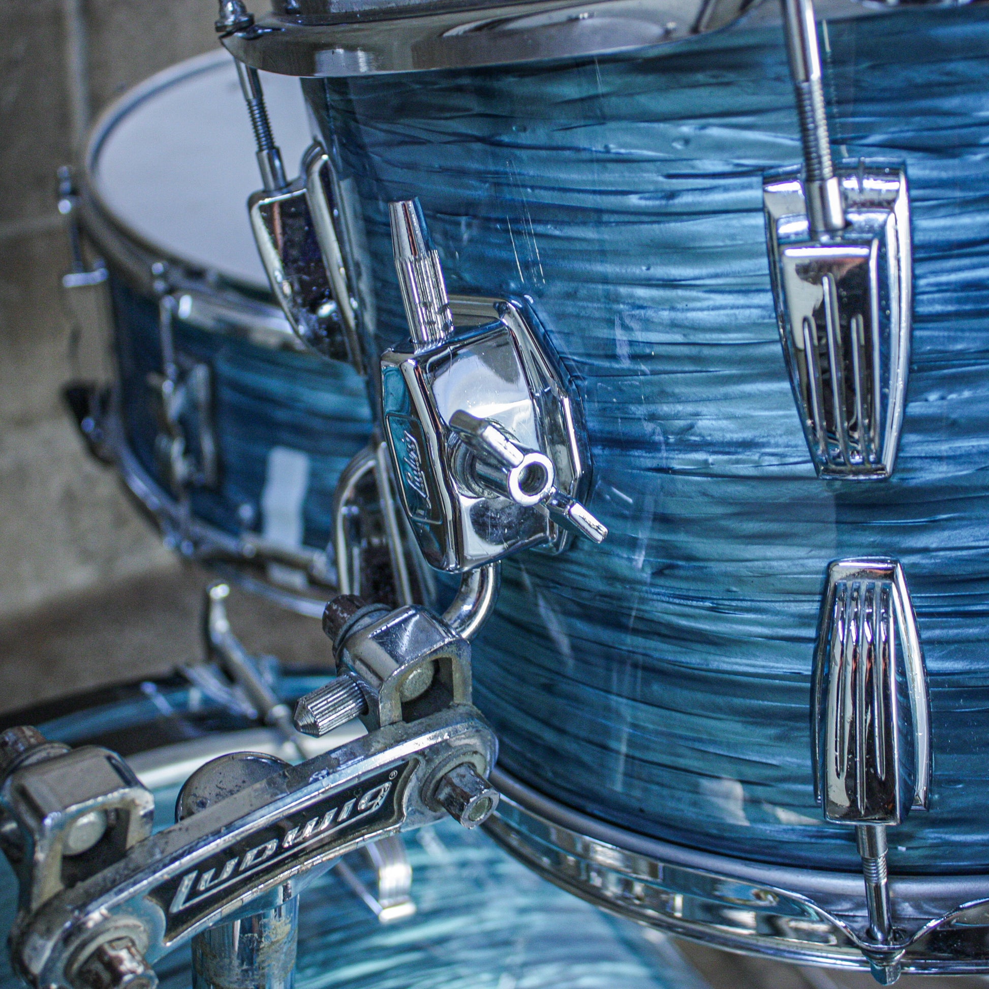 Ludwig 1977–78 Ludwig 4-Piece Drum Kit – Turquoise Oyster Rewrap – 6-Ply Maple – Netflix “Ginny & Georgia”