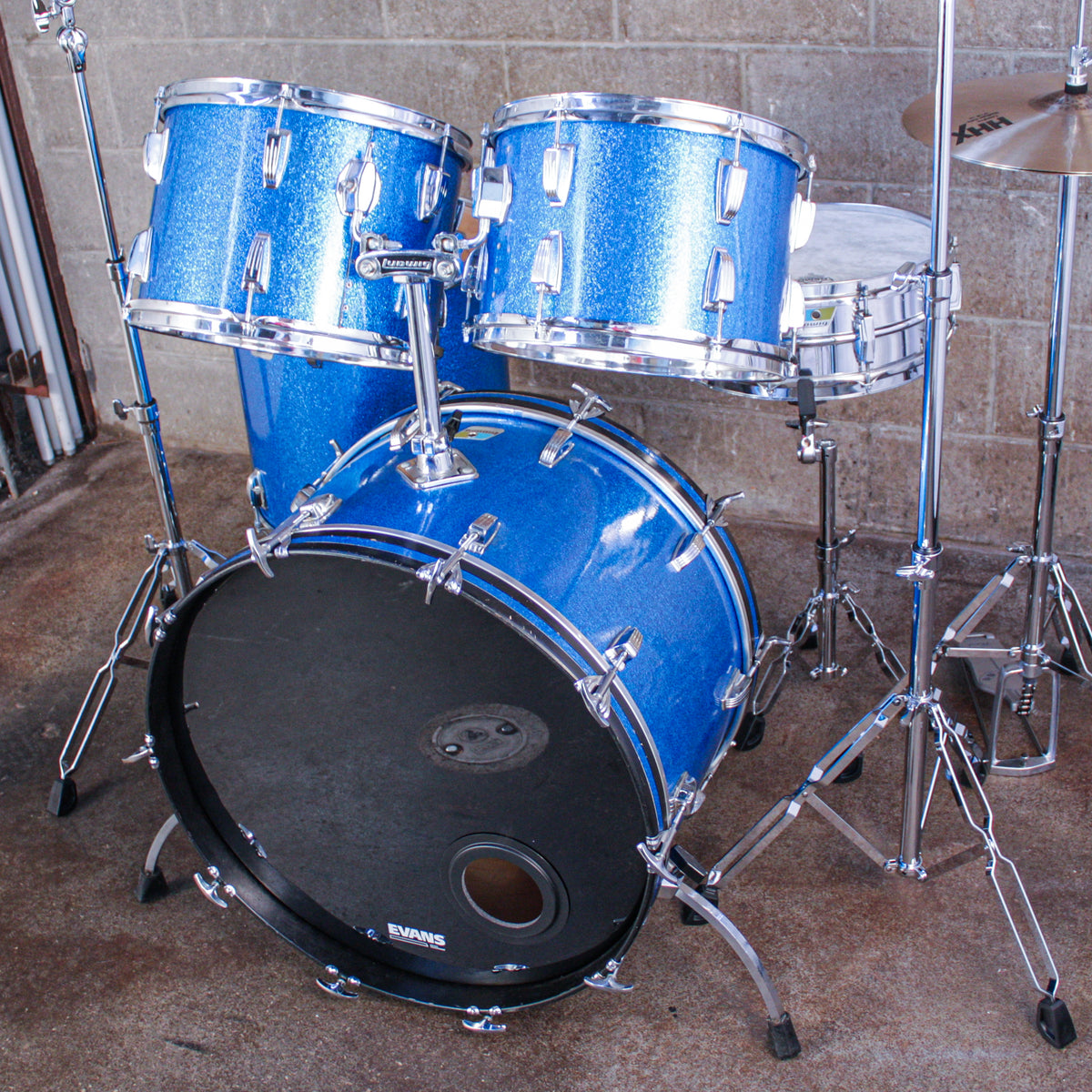 Ludwig Early 80s Blue Sparkle Drumkit (24/16/14/13)