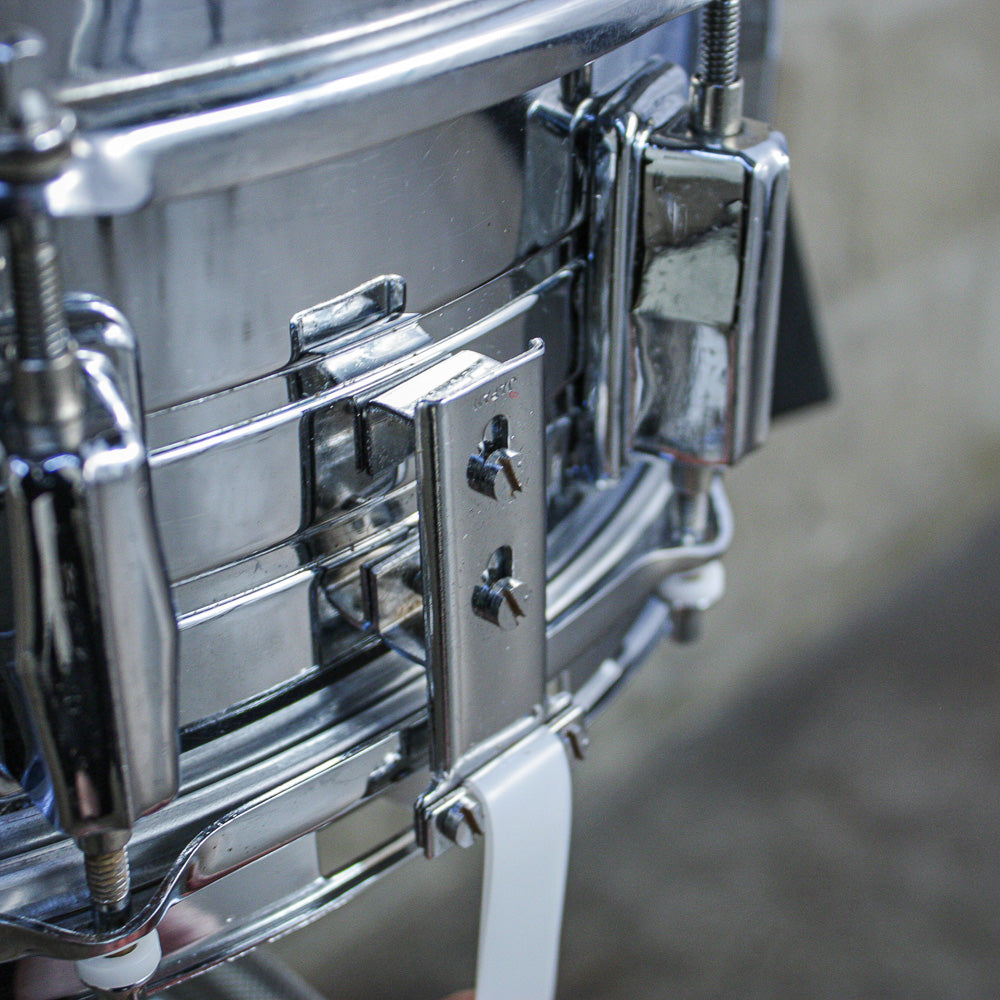 Pearl 80s Chrome Over Steel 10 Lug Snare Drum.