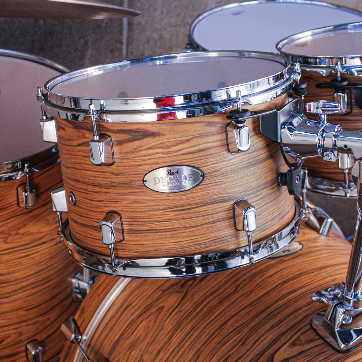 Pearl Decade Maple 5-Piece Shell Pack (22,10,12,16,SD) - Satin Caramel Veil