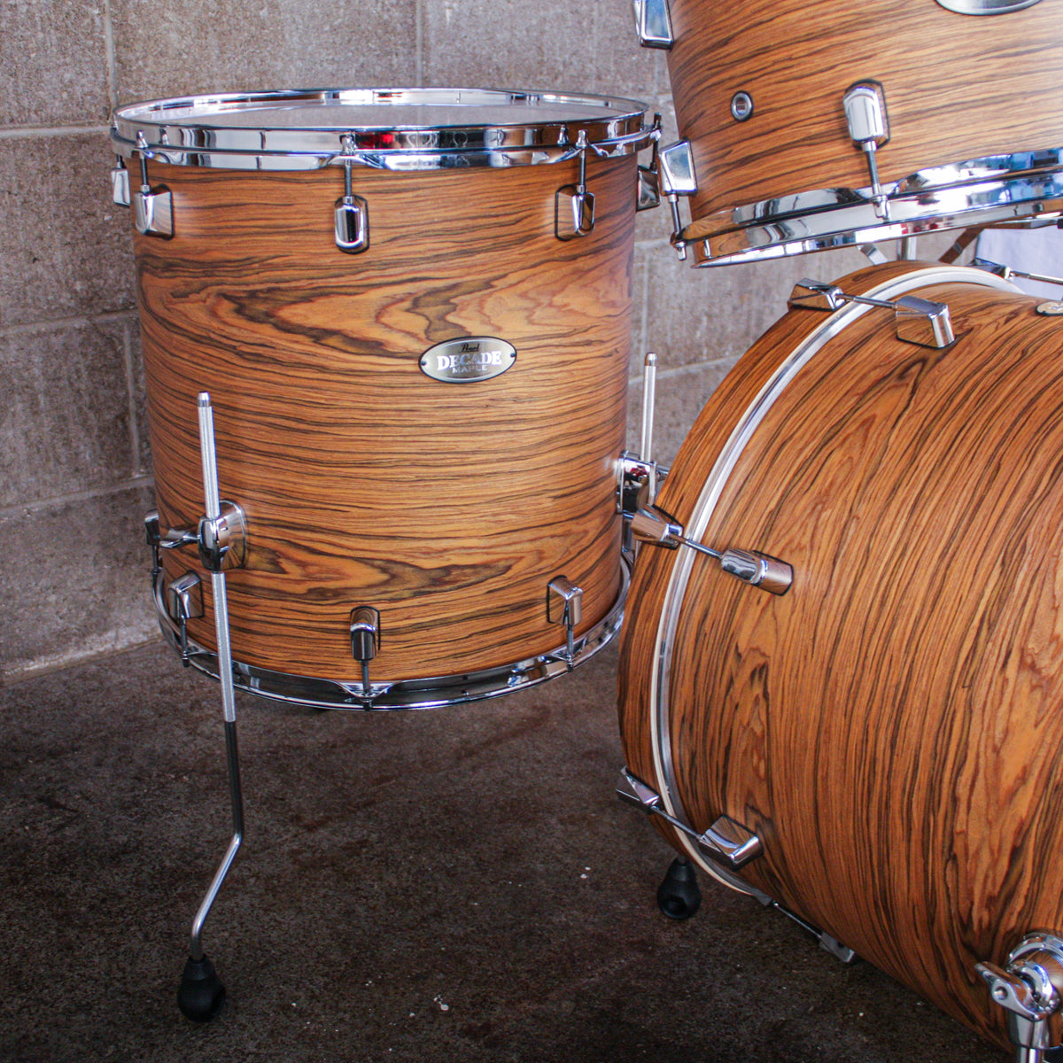 Pearl Decade Maple 5-Piece Shell Pack (22,10,12,16,SD) - Satin Caramel Veil