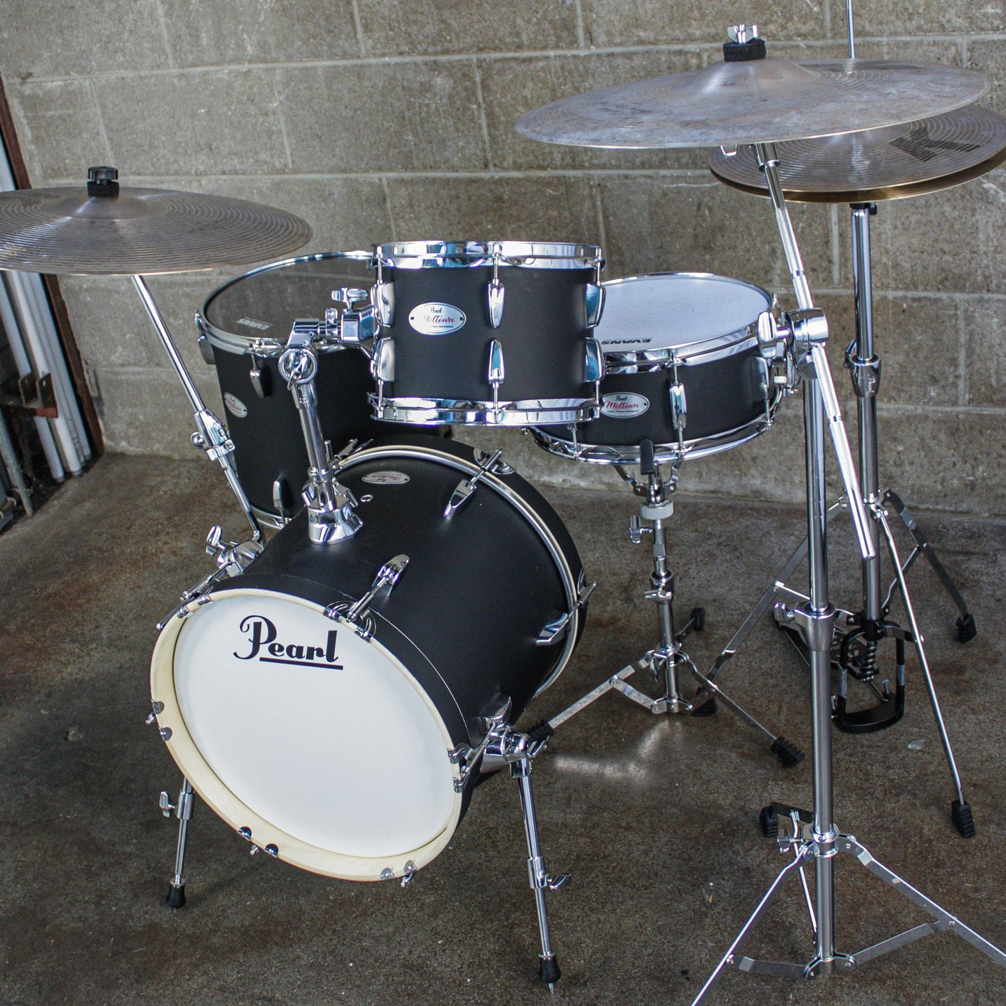 Pearl Midtown 4-Piece Drum Kit (16,10,13,SD) with Hardware - Matte Asphalt Black