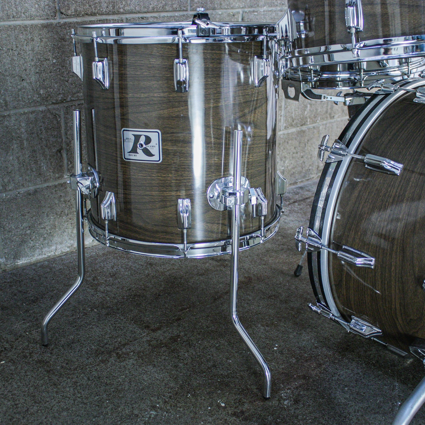 Rogers Londoner V Drum Kit – 1977 Big R Era – New Mahogany – Complete Memriloc Hardware