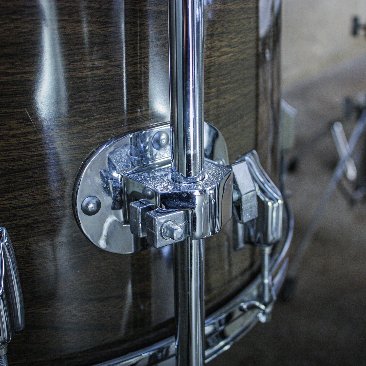 Rogers Londoner V Drum Kit – 1977 Big R Era – New Mahogany – Complete Memriloc Hardware